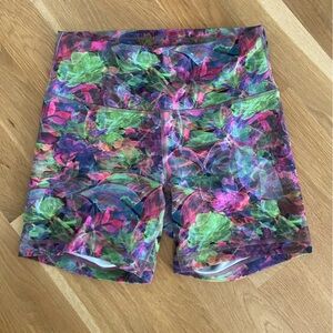 💕 EUC +rare [lululemon] Wunder Train High Rise Short